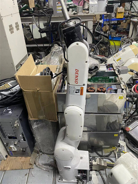 VS060A1-AV6-NNN-NANNN-NNNN RC7M-HSG4BA 中古デンソーロボット