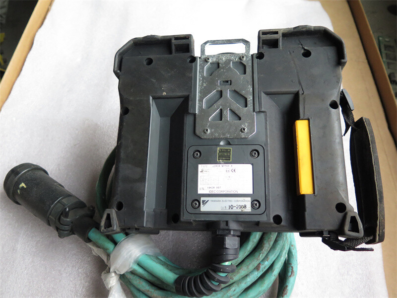 JZRCR-NPP03-8 中古のロボット部品