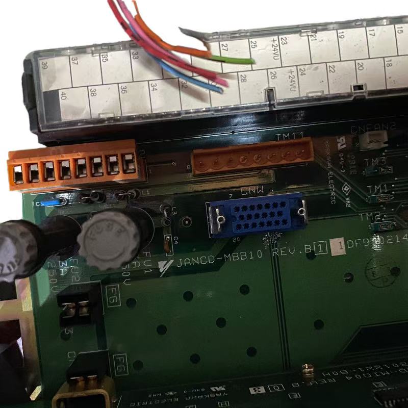 CPS-18FB MIO10 MCP10 JANCD-MBB10 中古のロボット部品