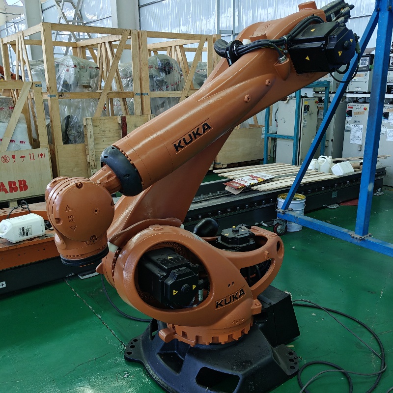 KR210R3100C4 中古KUKAロボット