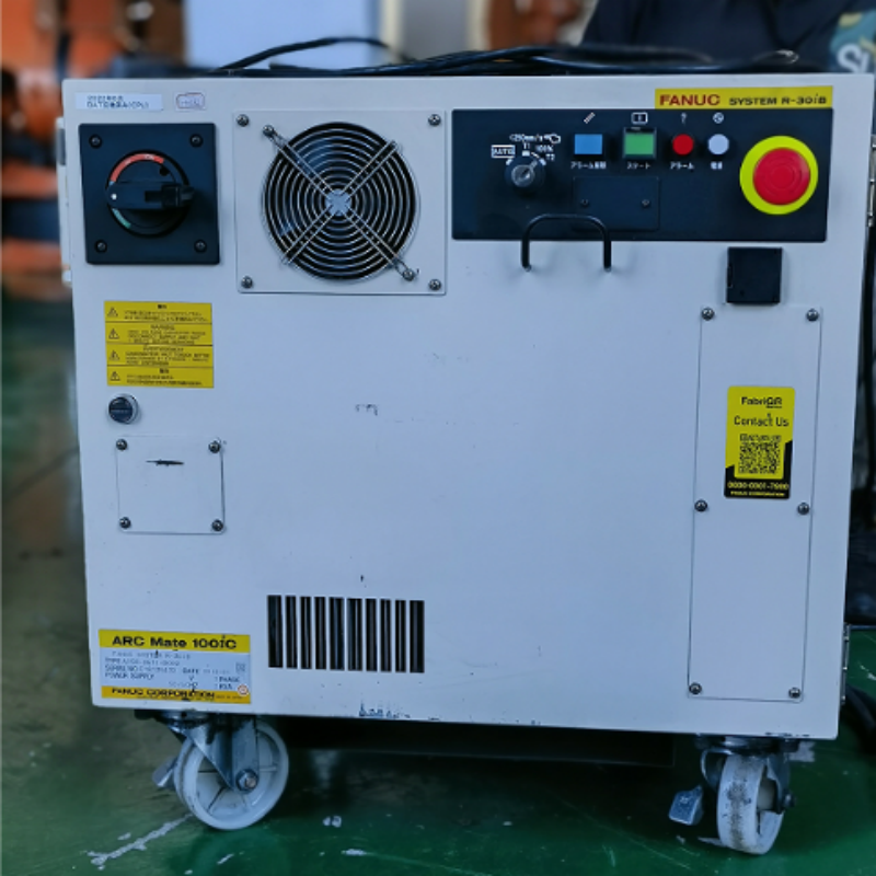 100iC-12 中古ファナックロボット