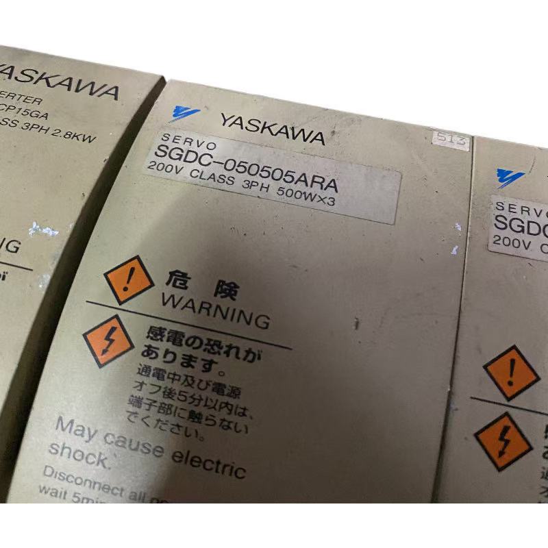 JUSP-ACP15GA SGDC-050505ARA SGDC-010101ARA 中古のロボット部品