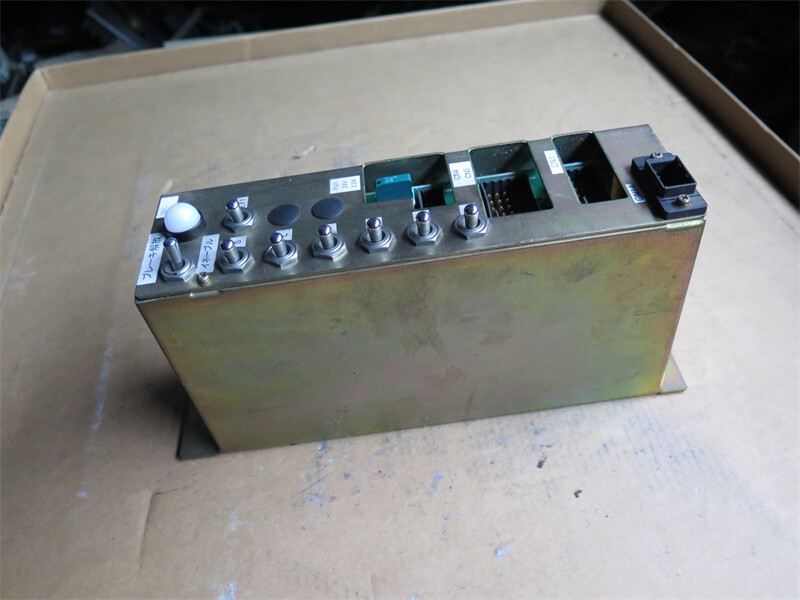 JZRCR-NBU01B-2 中古のロボット部品